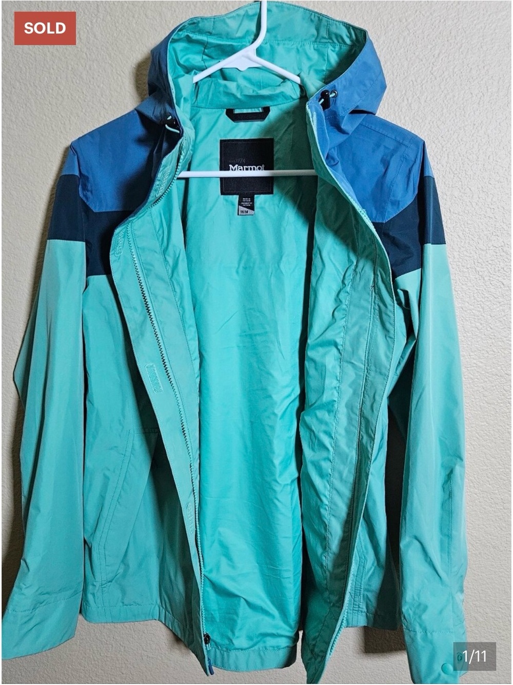 MARMOT, CELETIC BLUE COLOR BLOCK WOMEN'S ROAM WATERPROOF RAIN JACKET SIZE MED